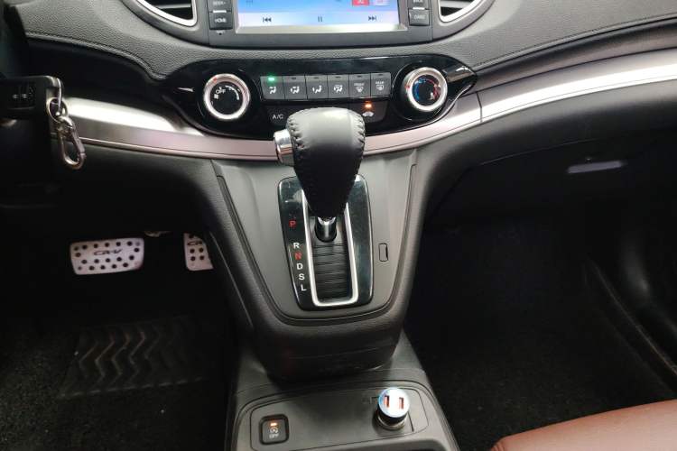 Used Honda CR-V 2016 2.0L two-wheel drive Urban Edition
