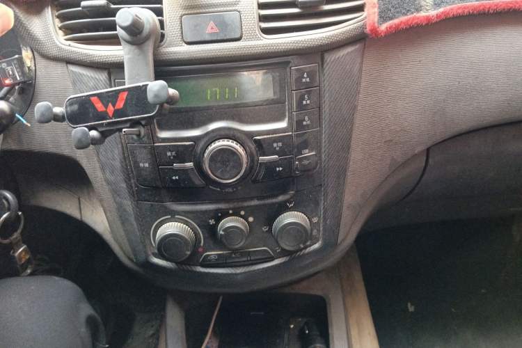 Used Wuling Hongguang 2015 1.2L S Base Model China V Standard