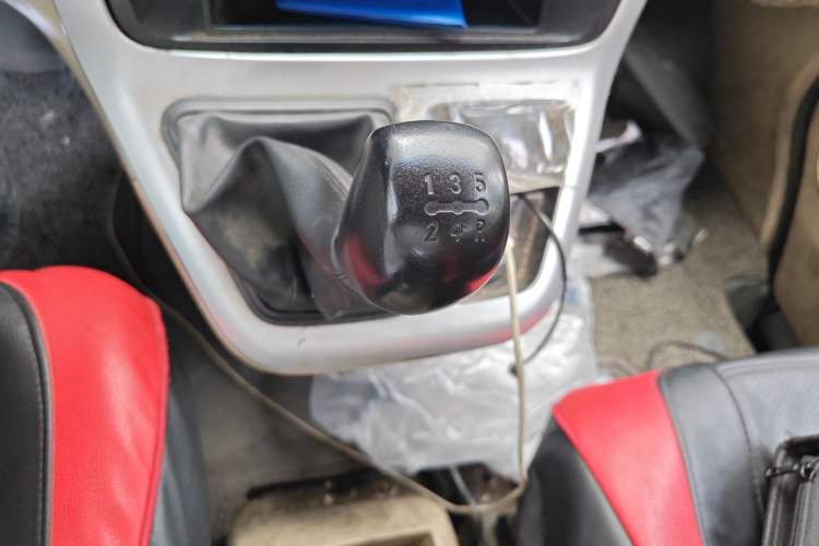 Used CHANGAN KAICHENG Ruixing M90 2017 2.0L Value Edition High-Roof 6-Seater Dual-Swing Doors 4G94S