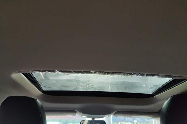 Used Ford Mondeo 2018 EcoBoost 180 Smart Control Fashion Model China VI Standard Headliner