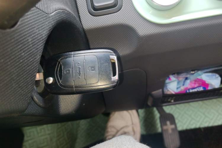 Used Wuling Hongguang MINIEV 2021 Macaron Fashion Model Lithium Iron Phosphate Vehicle Key