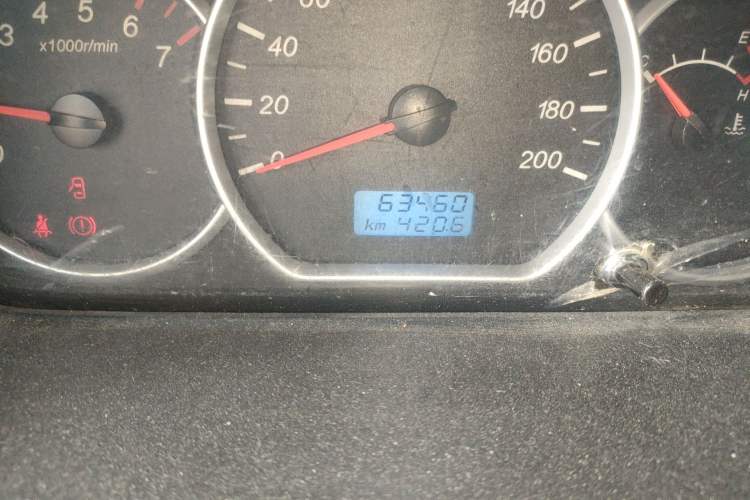 Used Wuling Hongguang 2015 1.5L S1 Standard China V-Emission Standards Odometer Close Up