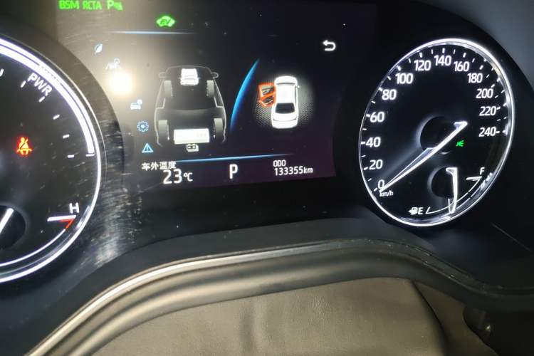 Used Toyota Avalon 2019 Dual-Engine 2.5L XLE Prestige Version China VI Standard Odometer Close Up