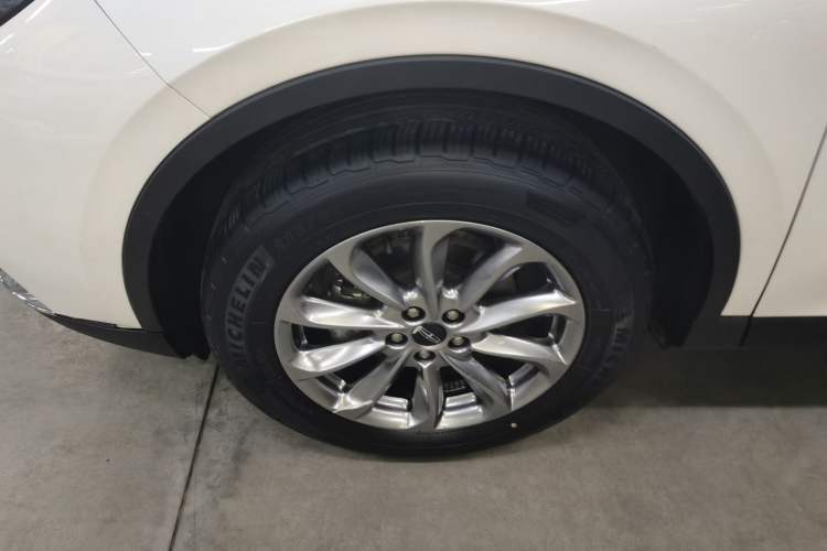 Used Lincoln Corsair 2020 2.0T Two-Wheel Drive Luxury Edition Left Front Wheel Hub