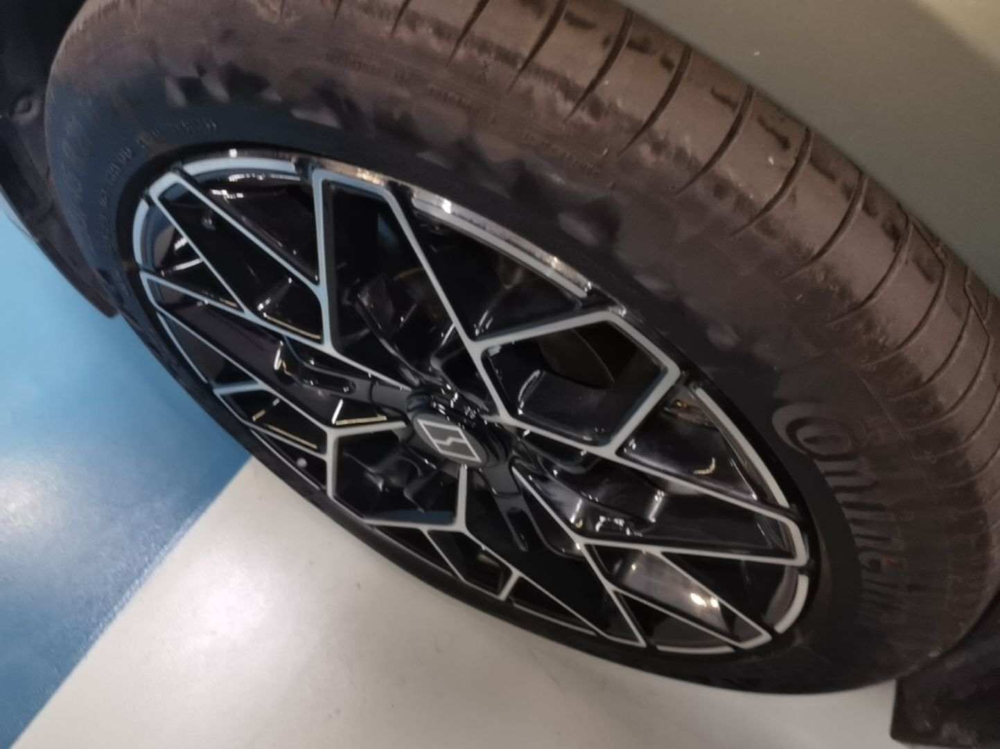 Zeekr 001 2025 WE Edition 95 kWh All-Wheel Drive — снимка 10