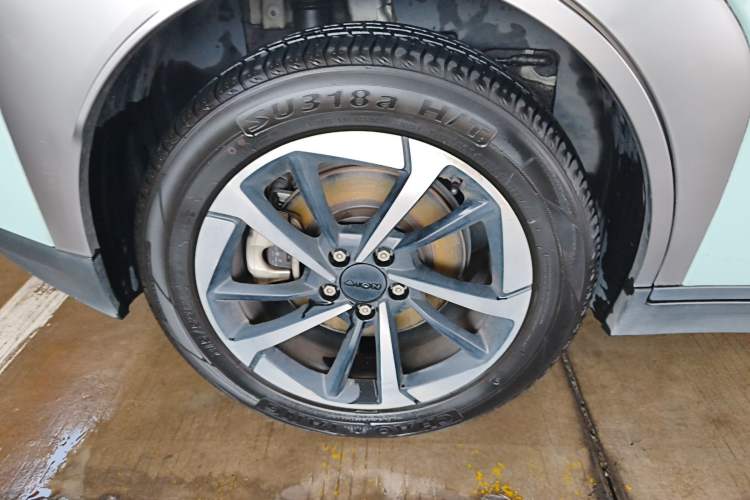 Used AION Y 2023 Plus 510 Smart Edition Right Rear Wheel Hub