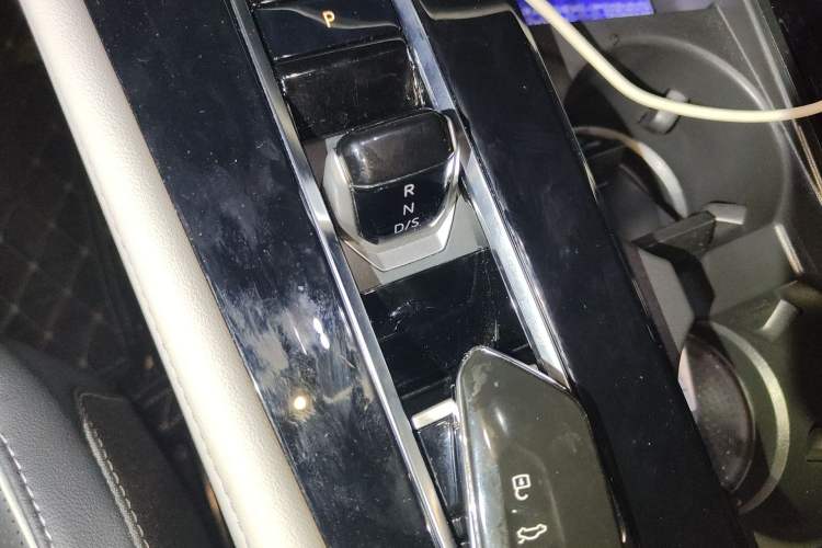 Used Volkswagen Teramont 2024 380TSI All-Wheel Drive Longyao Edition Gear Lever