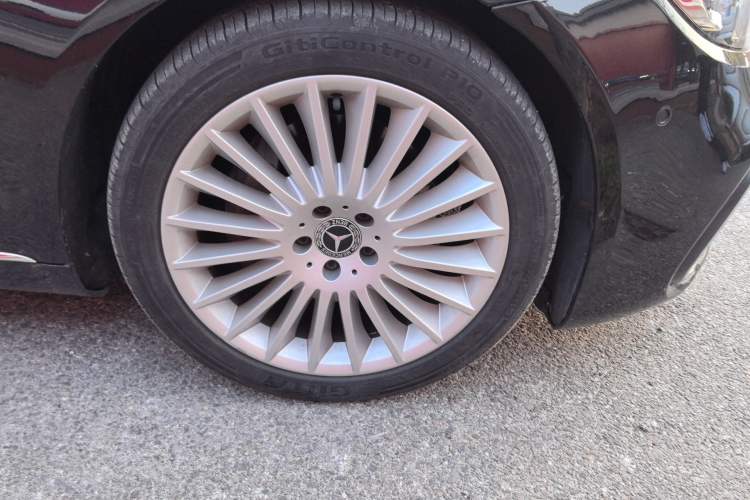 Used Mercedes-Benz S-Class 2014 S 320 L Business Model Right Front Wheel Hub