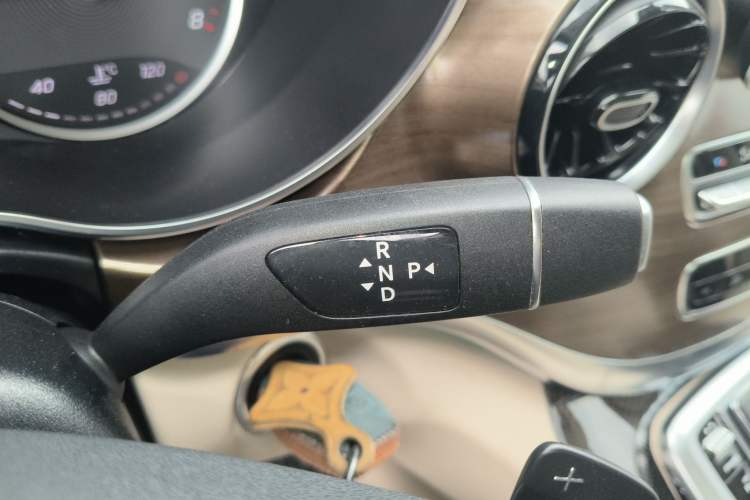 Used Mercedes-Benz V-Class 2022 V 260 L Long-wheelbase Luxury Edition Gear Lever