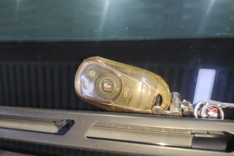 Used Buick GL8 2021 ES Landtrek 653T Comfort Edition