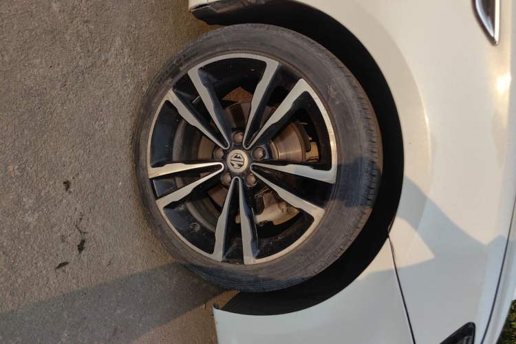 Used MG 6 2017 20T Automatic Trophy Prestige Internet Edition China V Standard Right Front Wheel Hub