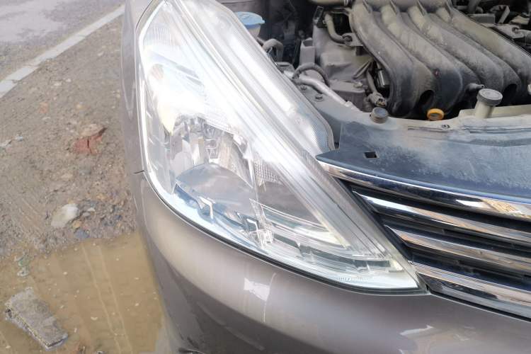 Used Nissan Livina 2013 1.6XE Manual Comfort Edition
