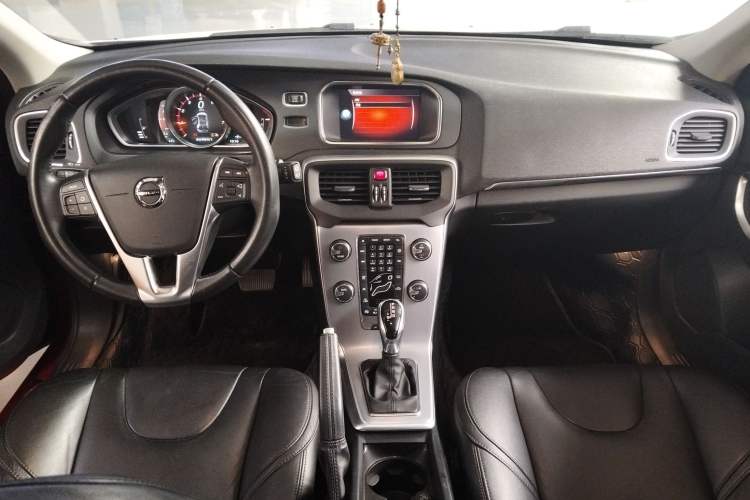 Used Volvo V40 2019 T3 Smart Luxury Edition
