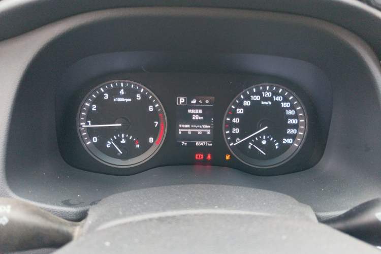 Used Hyundai Tucson 2015 1.6T Dual-Clutch Two-Wheel-Drive Smart Model
