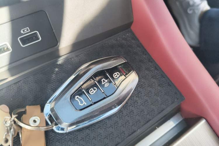 Used JETOUR X70 2024 1.5T DCT Glory PRO 7-Seater
