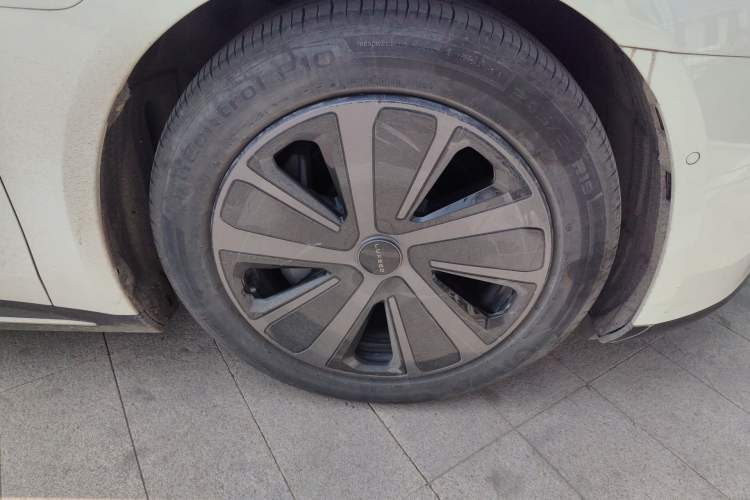 Used Hima Luxeed S7 2024 Max Rear-Drive Long-Range Intelligent Driving Version Right Front Wheel Hub