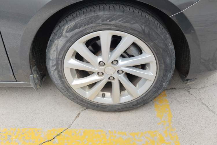 Used Buick Verano 2015 Sedan 15S Automatic Leading Model Right Front Wheel Hub