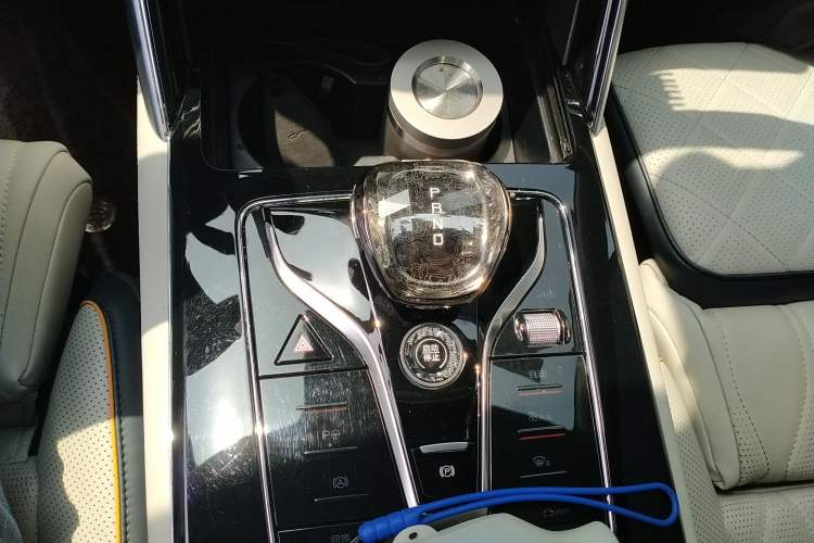 Used BYD Tang New Energy 2022 EV 635 km All-Wheel-Drive Flagship Model Gear Lever