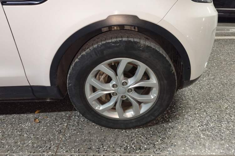 Used Land Rover Discovery 2019 3.0 SC V6 SE Right Front Wheel Hub