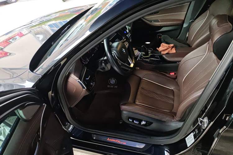 Used BMW 5 Series 2021 Updated 530Li Luxury Package Premium Edition Driver Seat