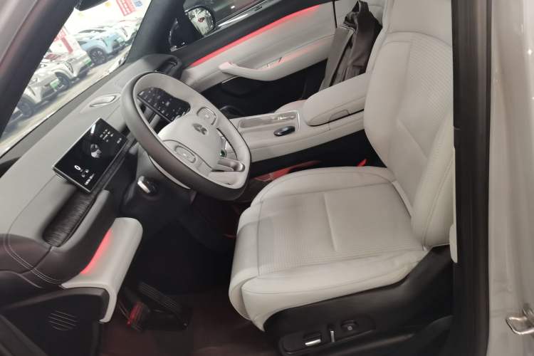 Used Nio ES6 2024 75 kWh
