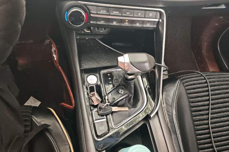 Used Dongfeng Aeolus AX7 2019 1.6T Automatic AI Pioneer Model China V Standard Gear Lever