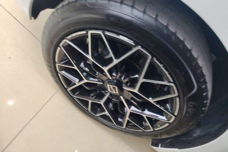 Used Zeekr 001 2024 WE Edition 100 kWh Rear-Drive
