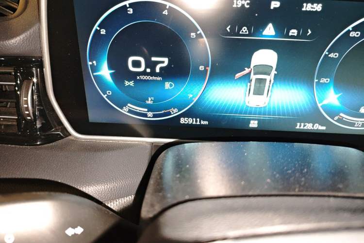 Used Hongqi HS5 2022 2.0T Smart Connect Flagship Enjoyment Purchase Edition Odometer Close Up