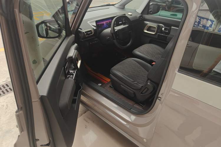 Used Baojun KiWi EV 2023 Smart Luxury Edition Ternary Lithium Driver Seat