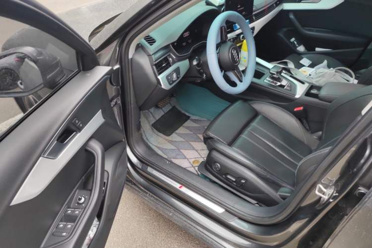 Used Audi A4L 2020 40 TFSI Fashionable and Elegant Model
