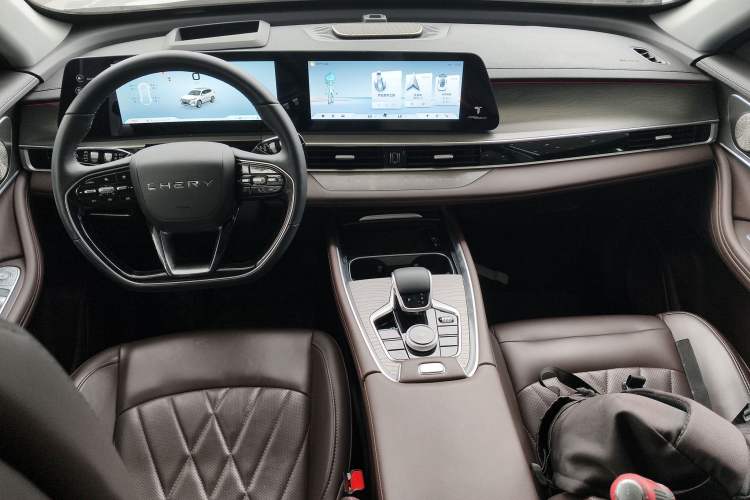 Used Chery Tiggo 8 PRO 2024 Champion Edition 290T Two-Wheel Drive Peak Version 7 Seats
