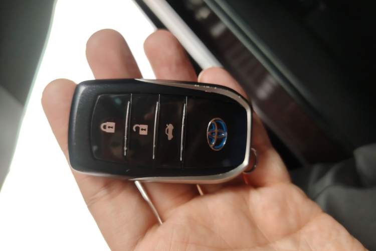 Used Toyota Levin 2016 Dual-Engine 1.8H V E-CVT Luxury Edition Interior 1