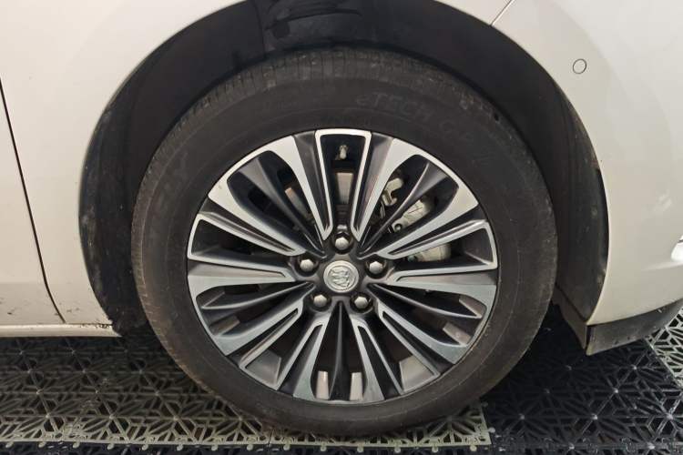 Used Buick GL8 2022 ES Land Cruiser 653T Luxury Model
