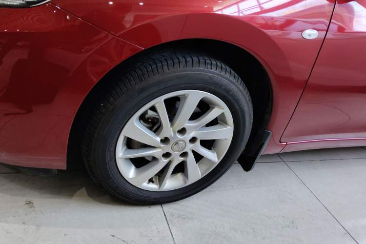 Used Nissan Tiida 2016 1.6L CVT Cool Dynamic Edition
