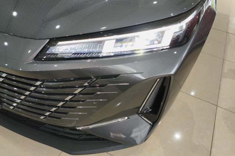 Used CHANGAN Eado 2025 Blue Whale 1.5T 500Bar Prestige Model