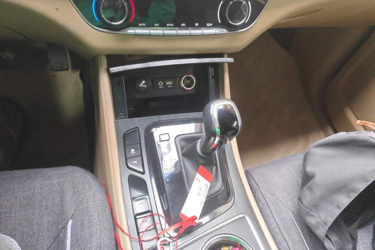 Used Baojun 730 2017 1.8L iAMT Prestige Version 7 Seats