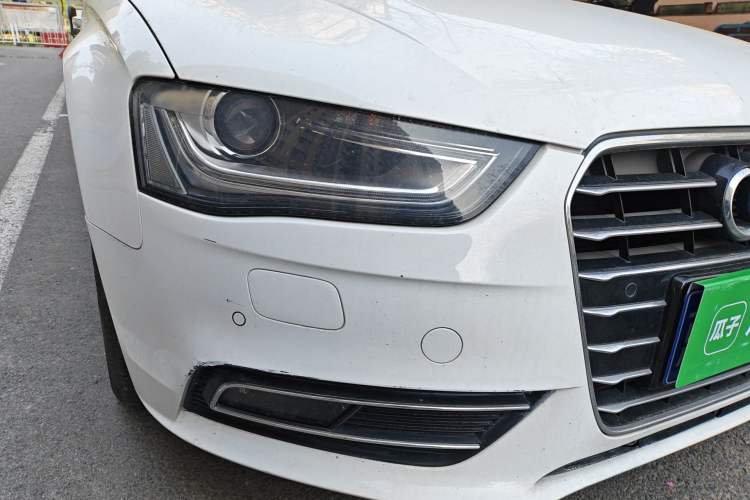 Used Audi A4L 2016 35 TFSI Collector's Edition Automatic Standard Model Right Front Headlight