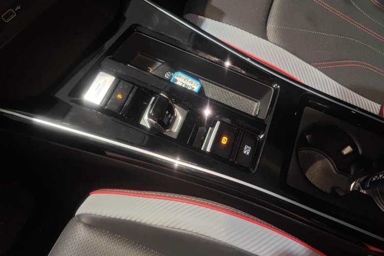 Used Volkswagen Lamando 2025 Lavida L 280TSI DSG Cool & Spicy Edition Gear Lever