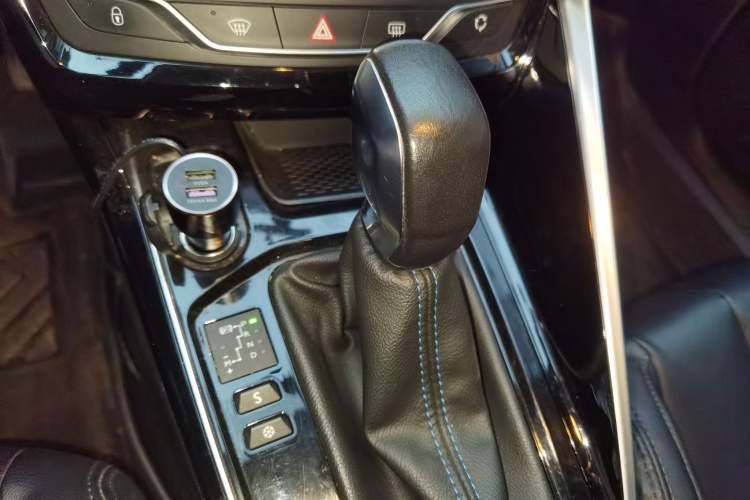 Used Peugeot 308 2018 1.6L Automatic Luxury Edition Gear Lever