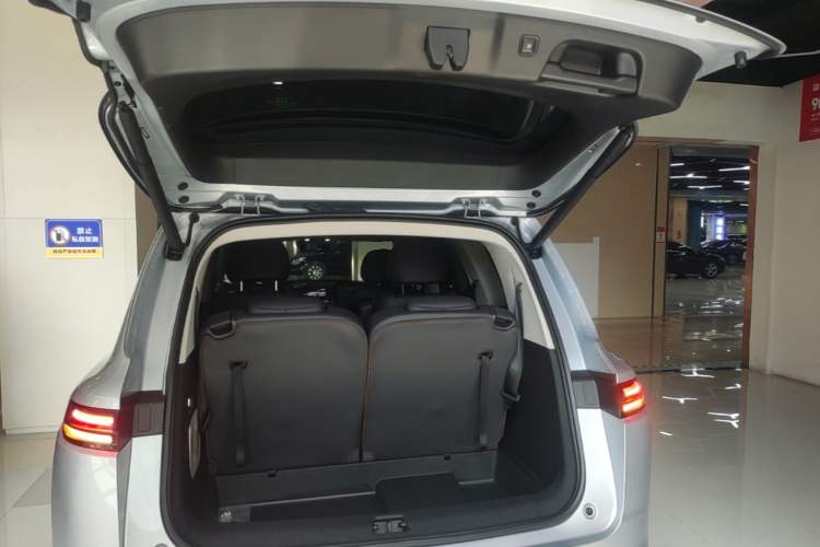 Used Leapmotor C16 2024 All-Electric 520 LiDAR Edition Trunk