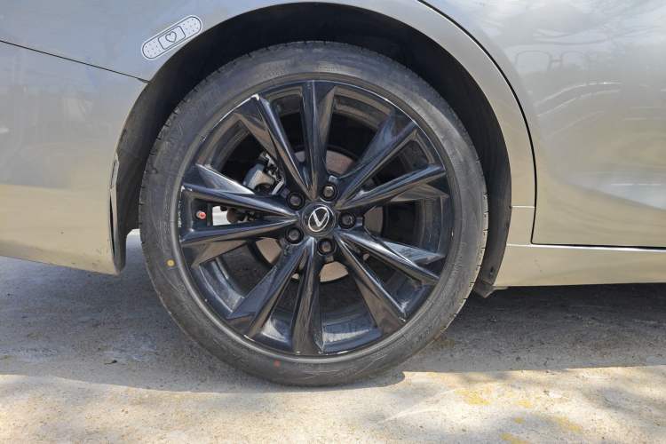 Used Lexus ES 2021 300h F SPORT Right Rear Wheel Hub