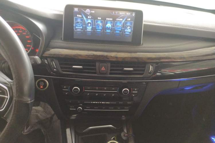 Used Hanteng X7 2016 1.5T Manual Luxury Edition Audio And AC Panel
