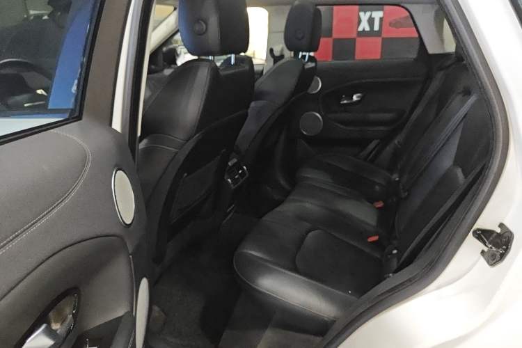 Used Land Rover Range Evoque 2016 2.0T SE PLUS Smart Enjoyment Edition Left Rear Seat