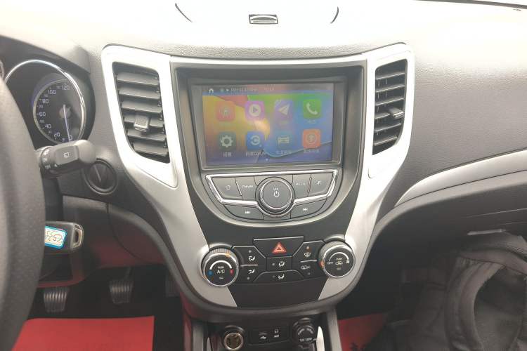 Used CHANGAN CS35 2016 1.6L Manual Luxury Model China V Standard
