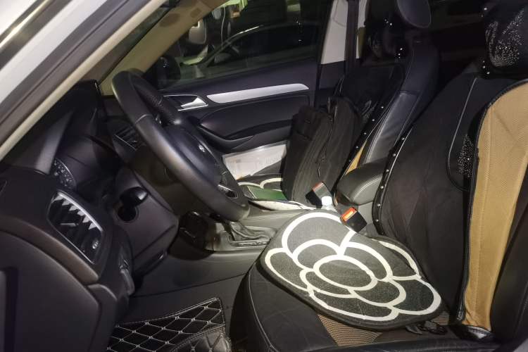 Used Audi Q3 2018 30th Anniversary Edition 30 TFSI Fashion Model Left Front Seat