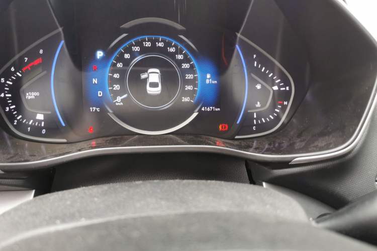 Used Hyundai Lafesta 2019 280TGDi Smart Speed Version China VI Standard Odometer Close Up