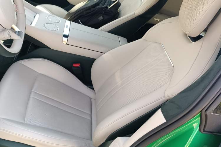 Used Xiaomi Auto YU7 2025 Ultra-Long Range High-Performance All-Wheel-Drive Max Edition Left Front Seat