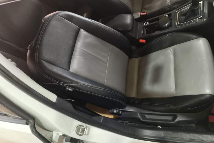 Used Volkswagen Golf 2018 1.6L Automatic Fashion Model