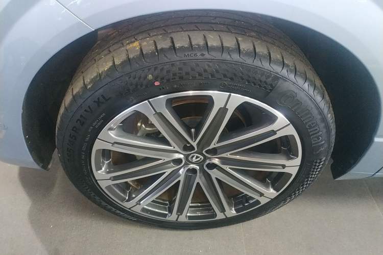 Used Changan UNI-K 2023 2.0T Two-Wheel Drive Yue Ling Trim
