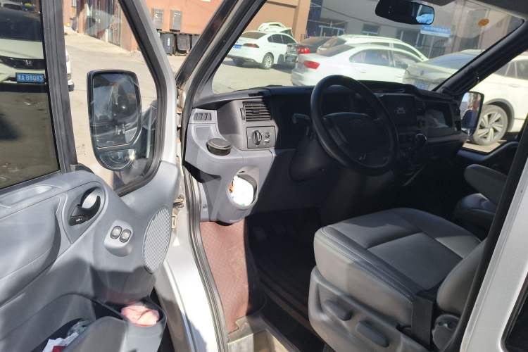 Used Ford Transit Custom 2019 2.2T Multi-Function Short Wheelbase Mid-Roof 6-Seater China VI
